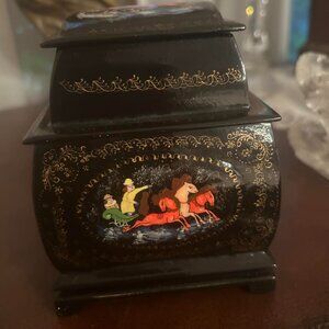 Beautiful Vintage Russian Lacquered Paper Mache  Jewelry Box